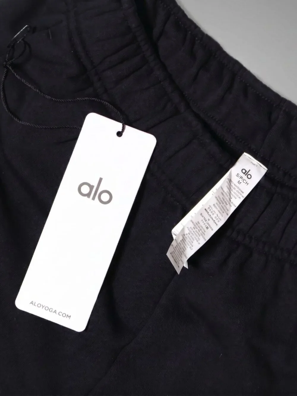 Size M - Alo Yoga Accolade Sweatpant Black